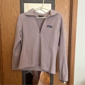 Patagonia Women’s Pullover Fleece Sweater with half zip detail- Light Mauve